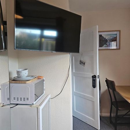 Double Bedroom Located Close To Manchester Airport Wythenshawe Eksteriør bilde
